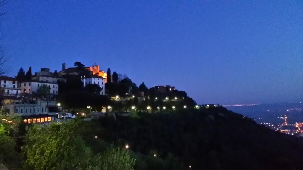 Affittacamere Gir Di Mura Montecatini Terme Bagian luar foto